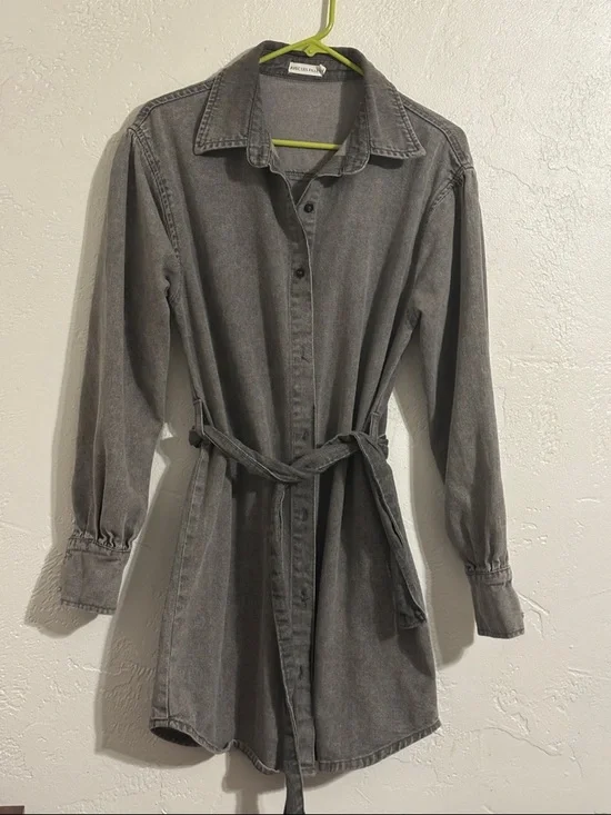 Avec Les Filles Gray Washed Denim Shirt Dress with Tie Belt - Picture 2 of 8